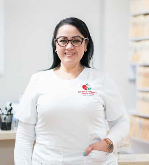 Trabajadora 1 de la Clínica Hispana